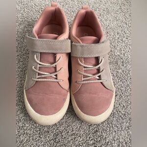 Oshkosh girls gray and pink sneakers, size 2​​​​​